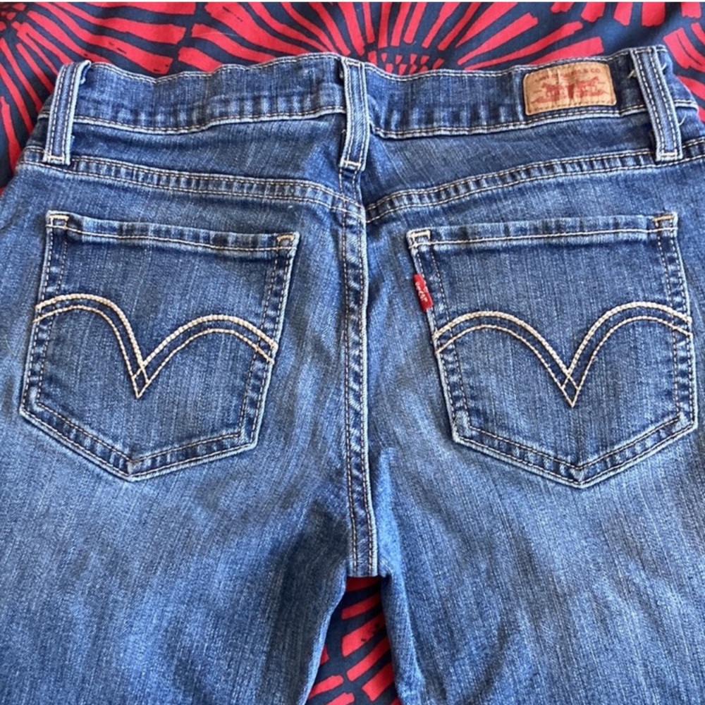 LEVI’S Women’s 524 super low denim SZ 7M